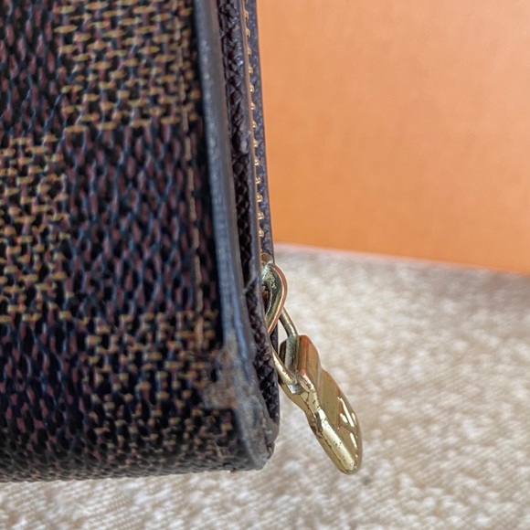 Authentic LV Damier Ebene compact wallet - Picture 9 of 13